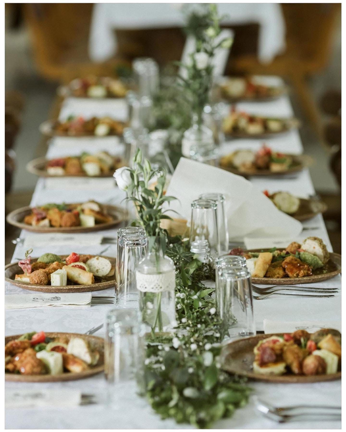 Masă lungă cu plating pentru eveniment